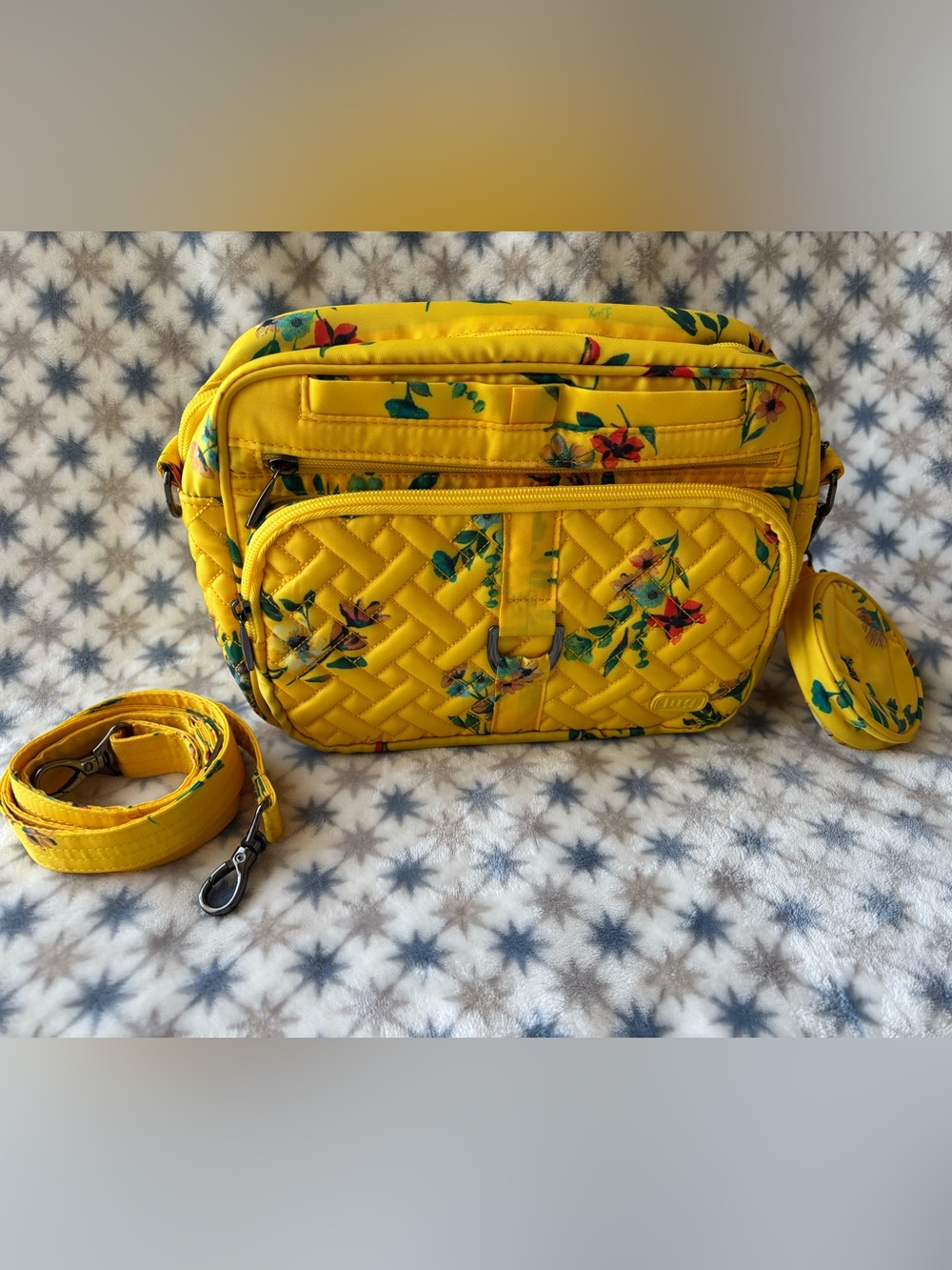 Lug Bouquet Yellow Carousel XL and Circle Pouch